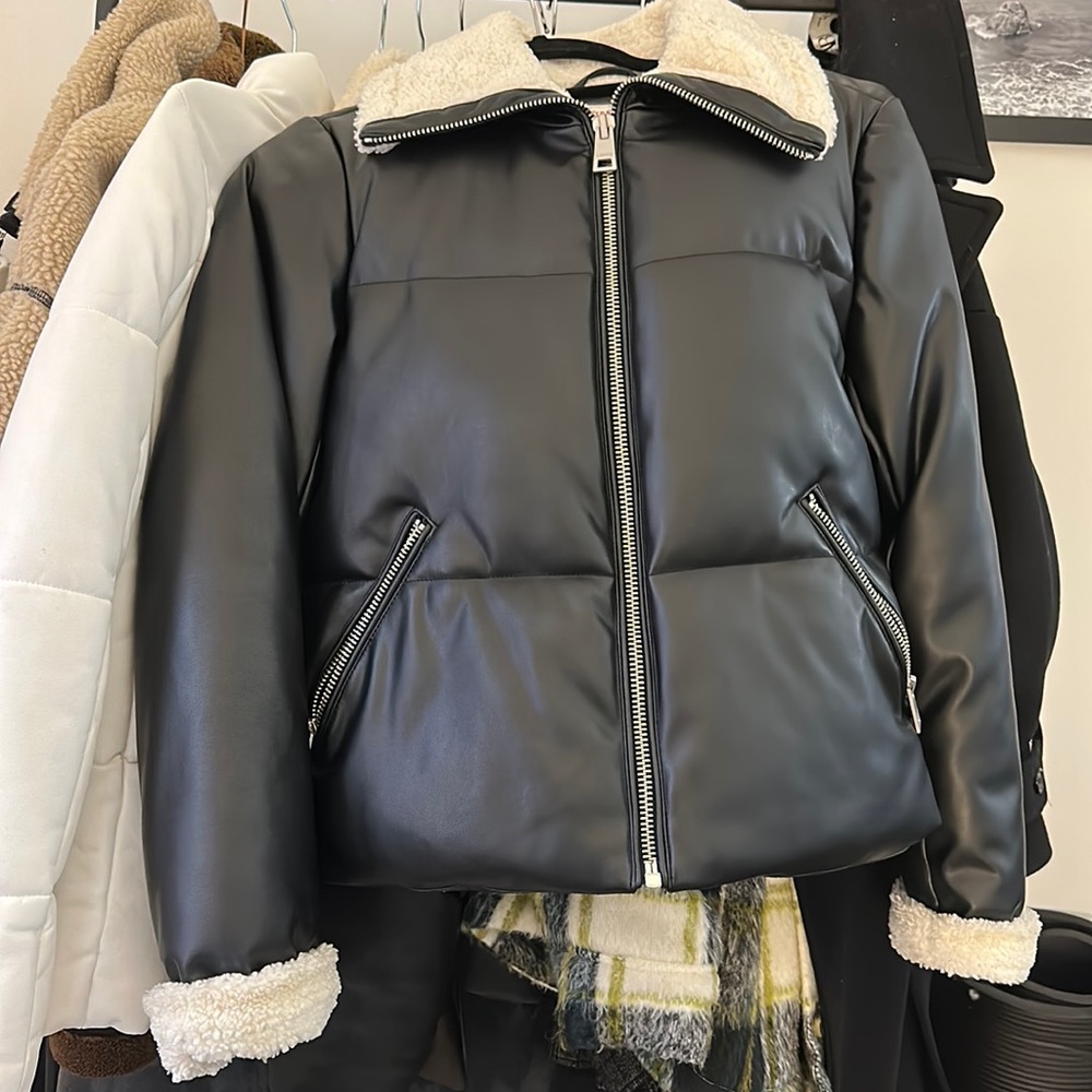 BARELY WORN!! Levi’s faux leather puffer with sherpa!!